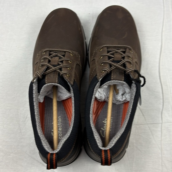 Men's Clarks Walpath Low in Brown Leather Waerproof Boots - Picture 3 of 7